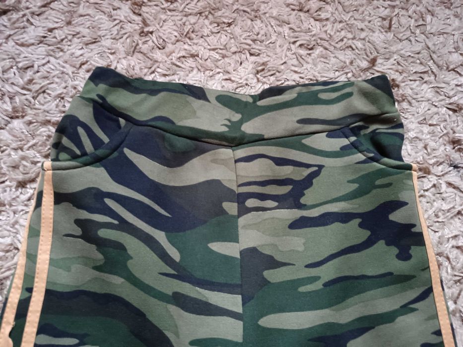 Spodnie dresowe getry MORO z pionowymi pasami S/M