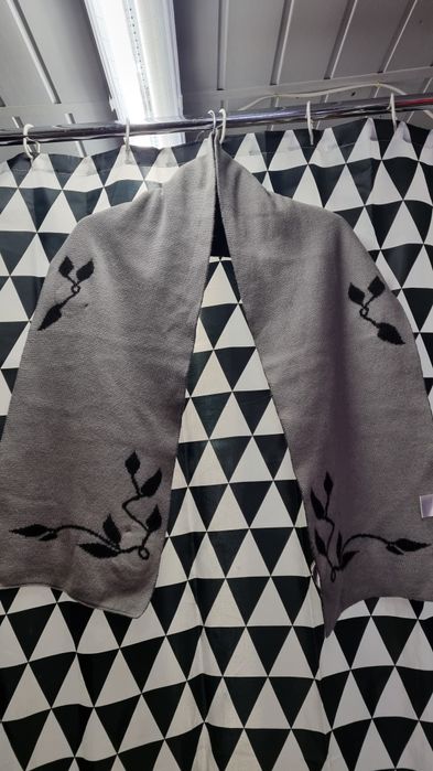 Wełniany, dwustronny szal  Willi