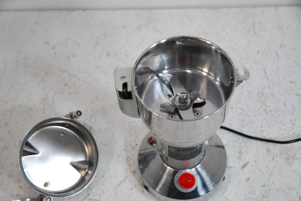 Młynek do zbóż , przypraw ,kawy