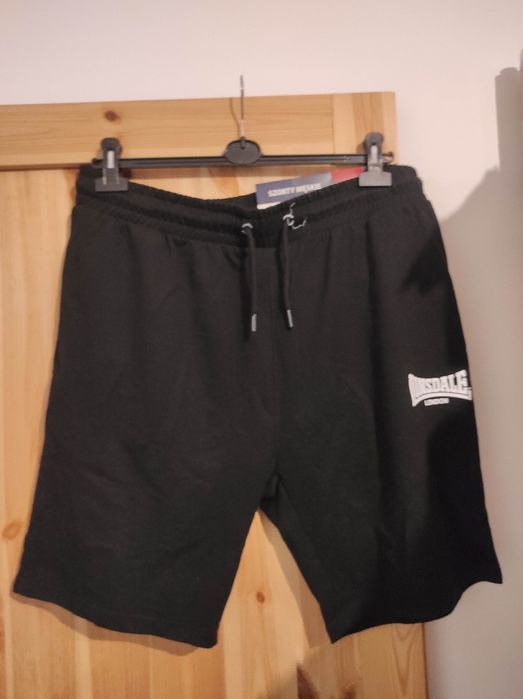 Czarne krótkie sportowe spodenki Lonsdale rozmiar XXL z kieszonka