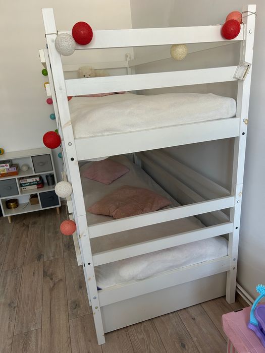 Łóżko piętrowe białe