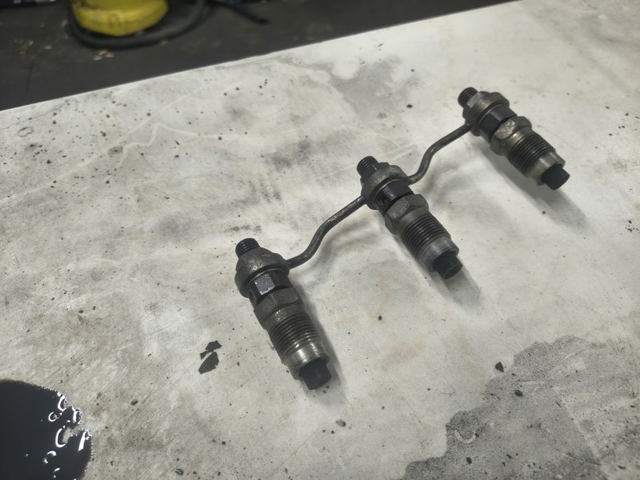 Wtryskiwacze Daihatsu DM 950 D