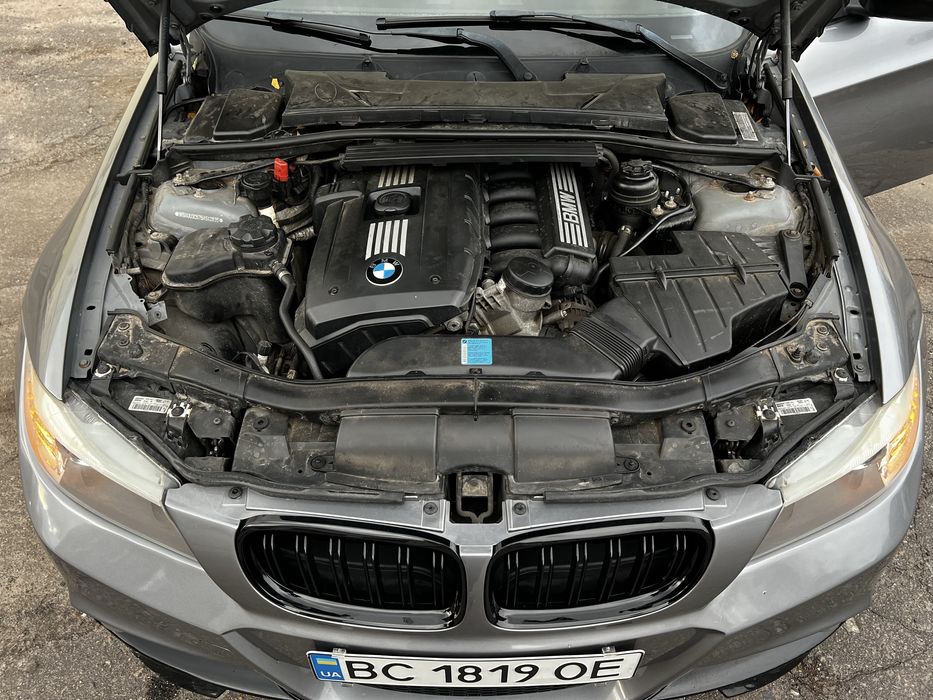 Продам BMW e91 2011год