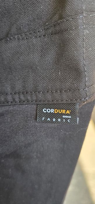 4 pares de calças de boa qualidade para trabalho