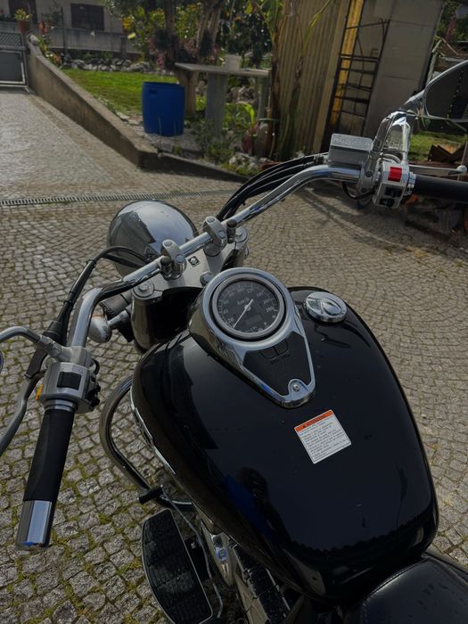 Suzuki Intruder C800