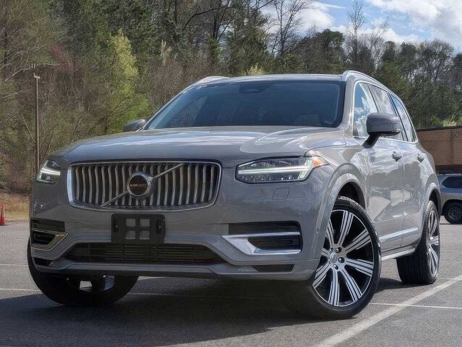 Volvo XC90 T8 Recharge      2023