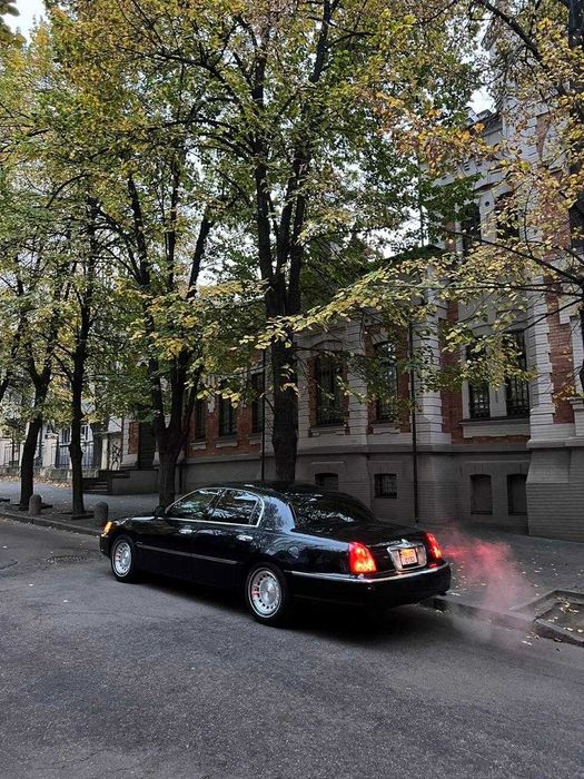 Lincoln Town Car 1999 VIN 1LNHM81W1XY691703 фото оголошення 6 з 14