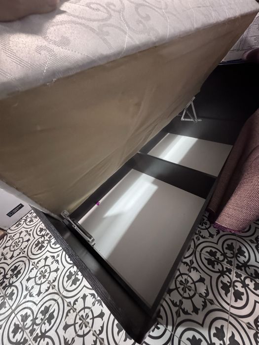 Односпальне ліжко з ящиком для зберігання