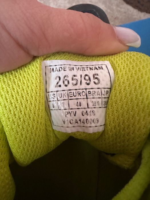 Волейбольні кросовки Mizuno