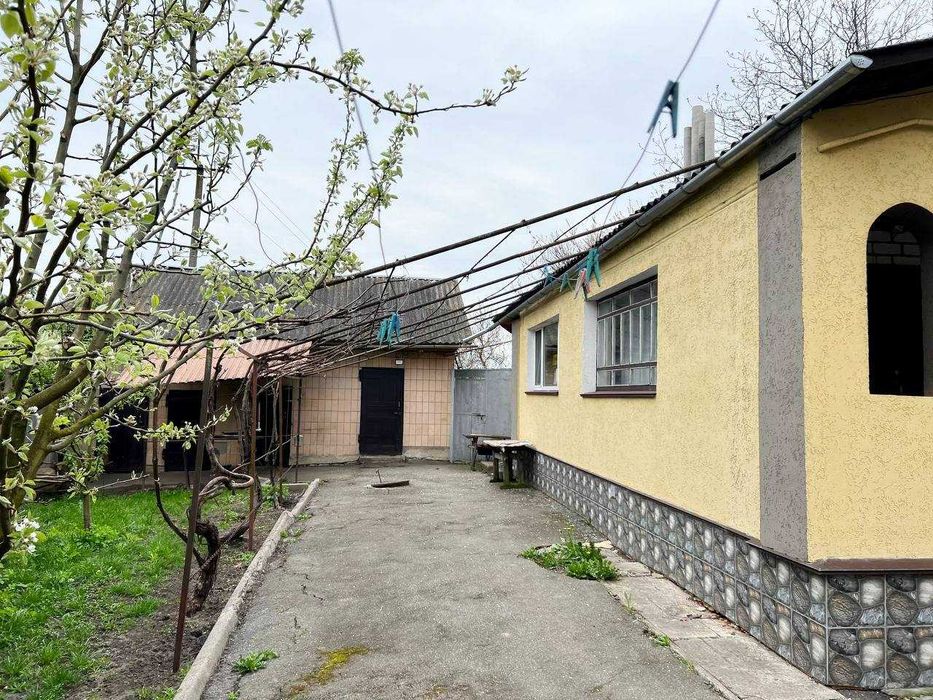 Продам будинок місто Мена гараж сауна відеоспостереження