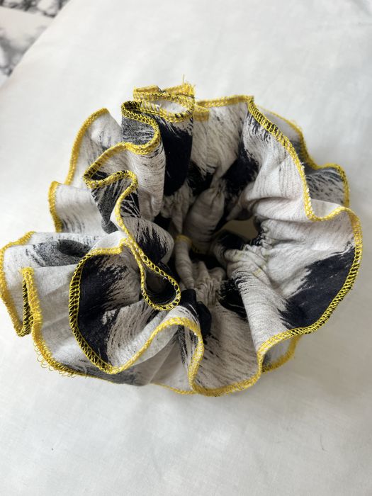 Scrunchie fru fru elastico de cabelo hand made - upcylcling