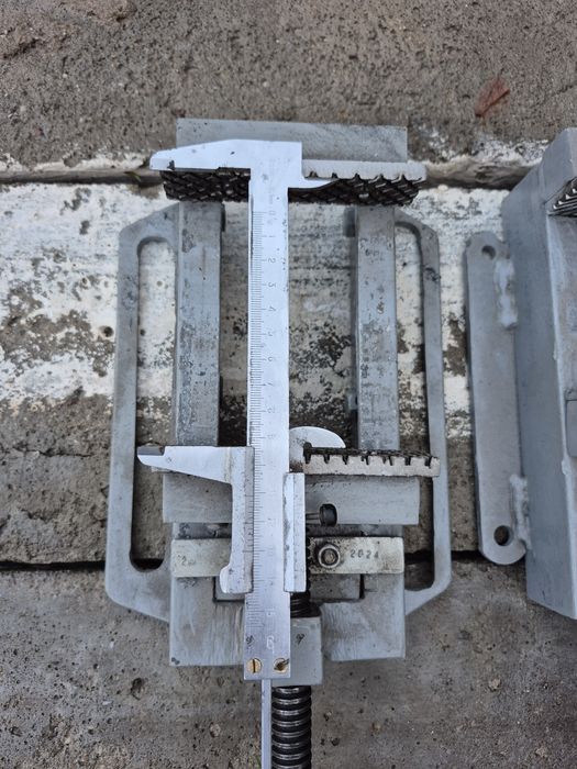 Тиски свердлильні