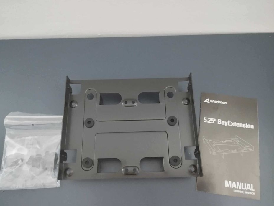 Adapter Sharkoon BayExtension 5.25 na 4x2.5 / 2x2.5+1x3.5
