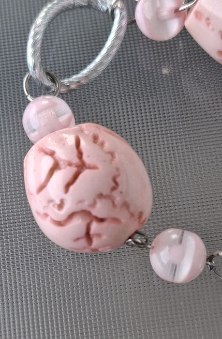 Pulseira com contas cor de rosa