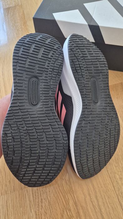 кросівки Adidas оригінал 35р