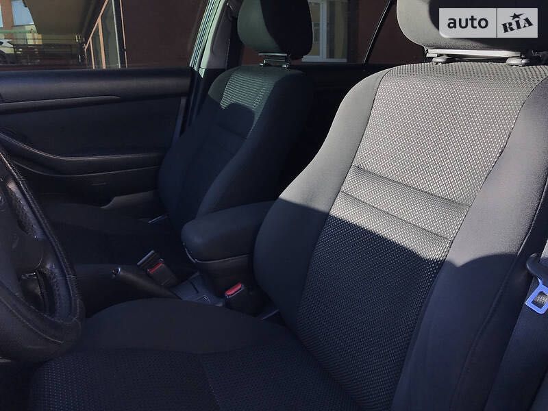 Toyota Avensis 1.8. 2003