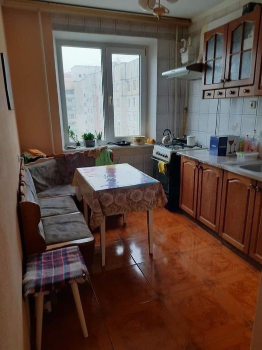 Здам ліжко- місце для дівчини по вудиці Пирогова