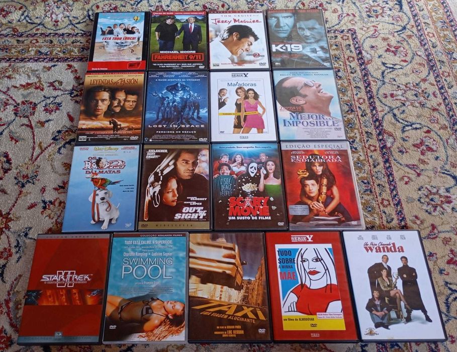 --» Lote de 61 DVDs «--