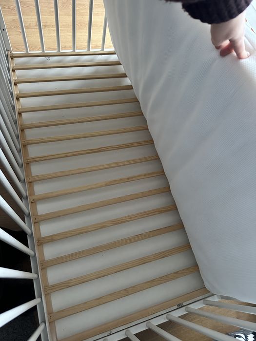 Łóżeczko niemowlece z szuflada i z materacem + przewijak