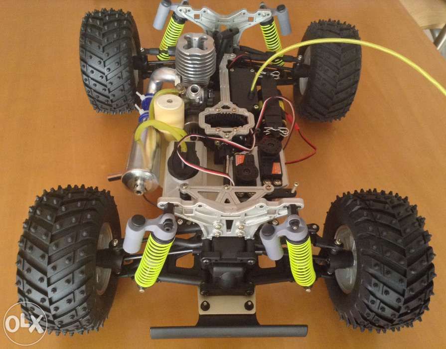 Carro telecomandado " Big Monster Truck"