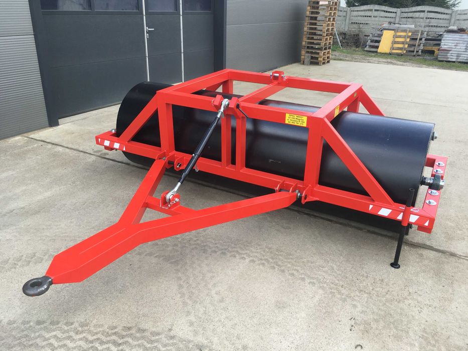 Wał łąkowo-uprawowy polowy zawieszany z dyszlem