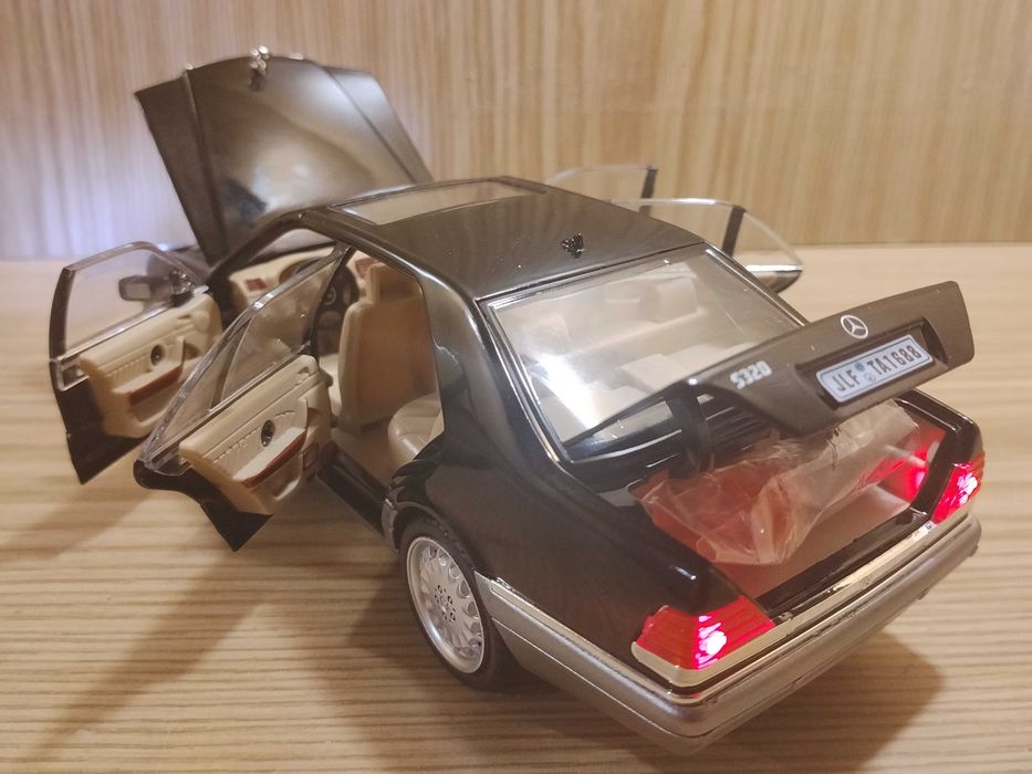 Модель Mercedes-Benz S320 W140 1:24 автоэксперт металл свет звук инерция мерс Кабан машинка