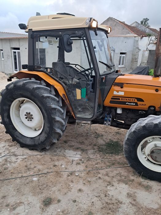 Renault pales 230