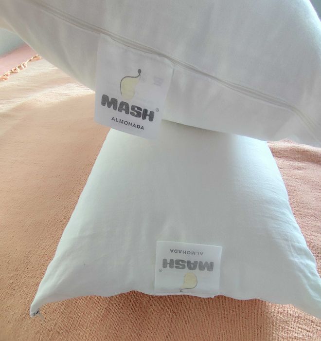 Duas Almofadas de 90 cm