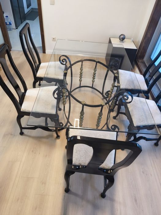 Mesa com cadeiras