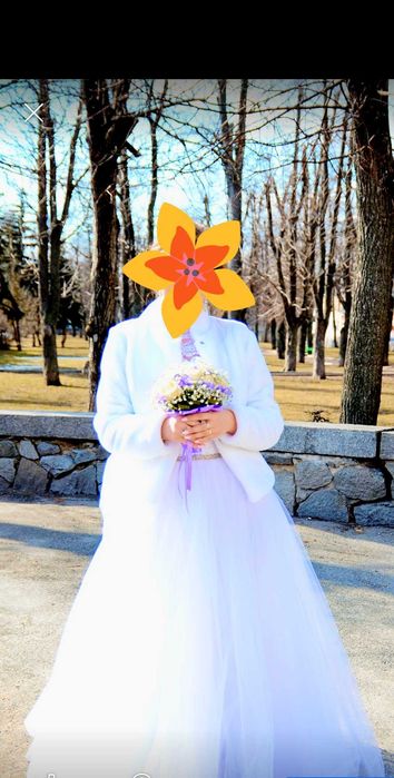Продам весільну сукню