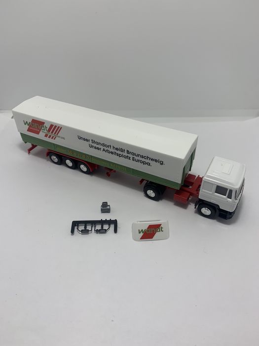 MAN com reboque da Herpa escala H0 1/87