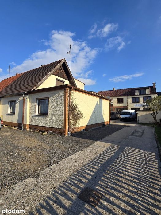 Dom z warsztatem o powierzchni 179m2+ 550m2