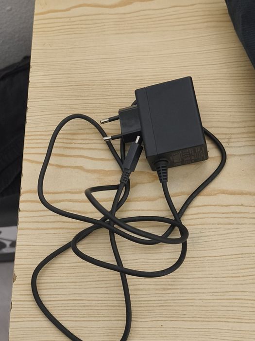 Vende se Nintendo switch OLED