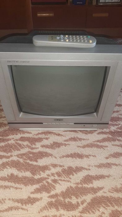 Телевизор для дачи для кухни.