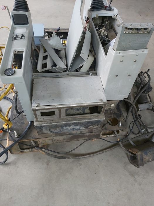 Elementy kabiny Liebherr 904, wiązka, joystick - części