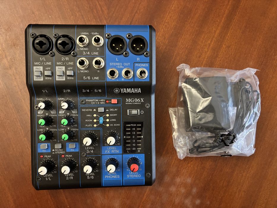 Mesa de Mistura Yamaha MG06X c/ Efeitos – Excelente Estado