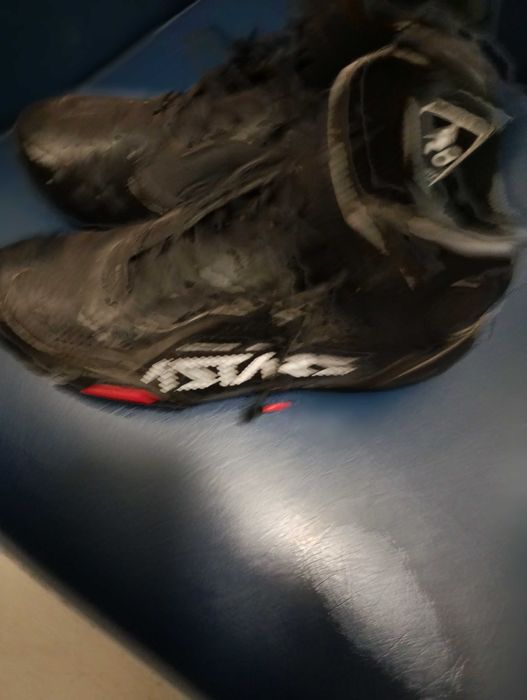 Vender botas de motoqueiro