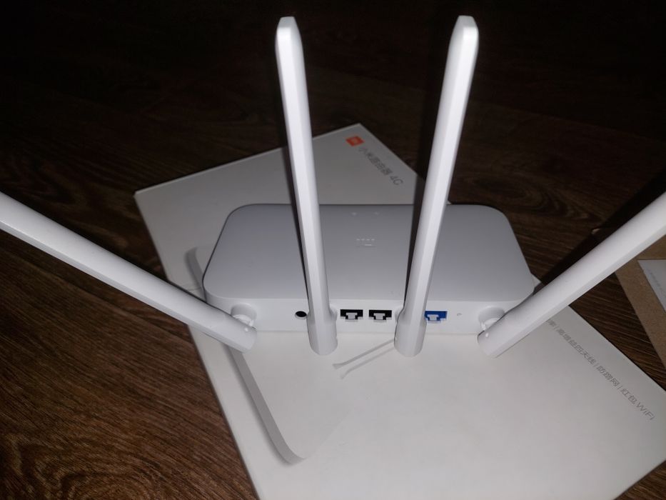 Wi-Fi роутер Xiaomi Mi WiFi Router 4C