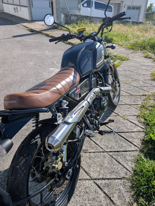Um renegade scrambler 125