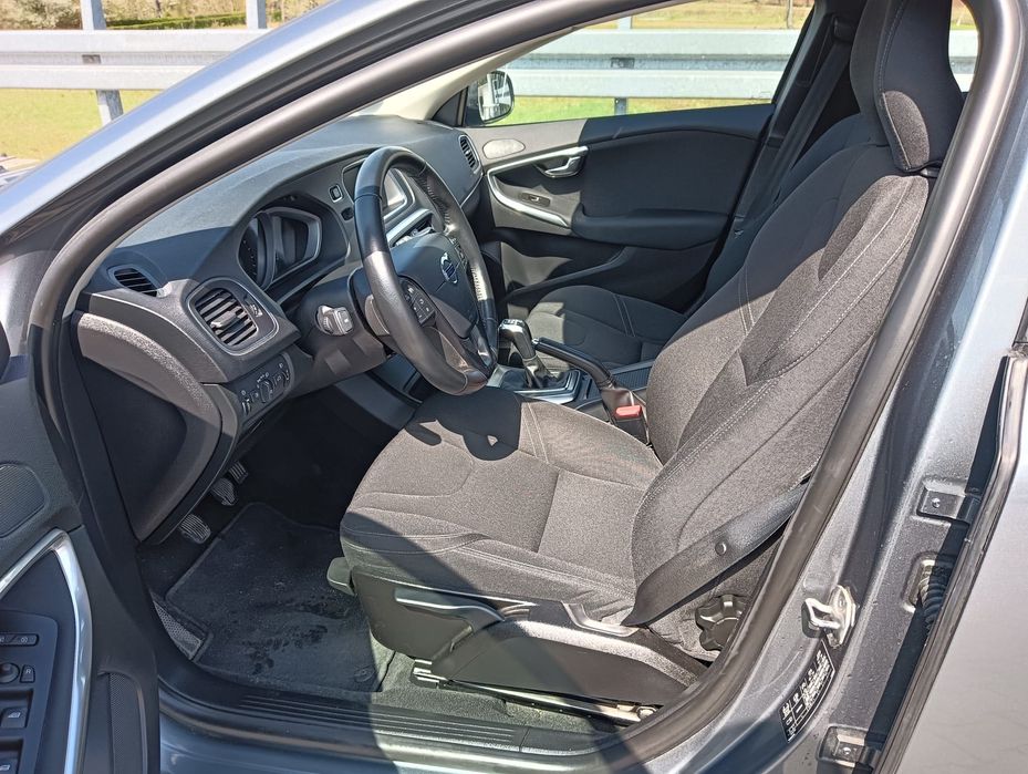 Volvo V40 T2 2015