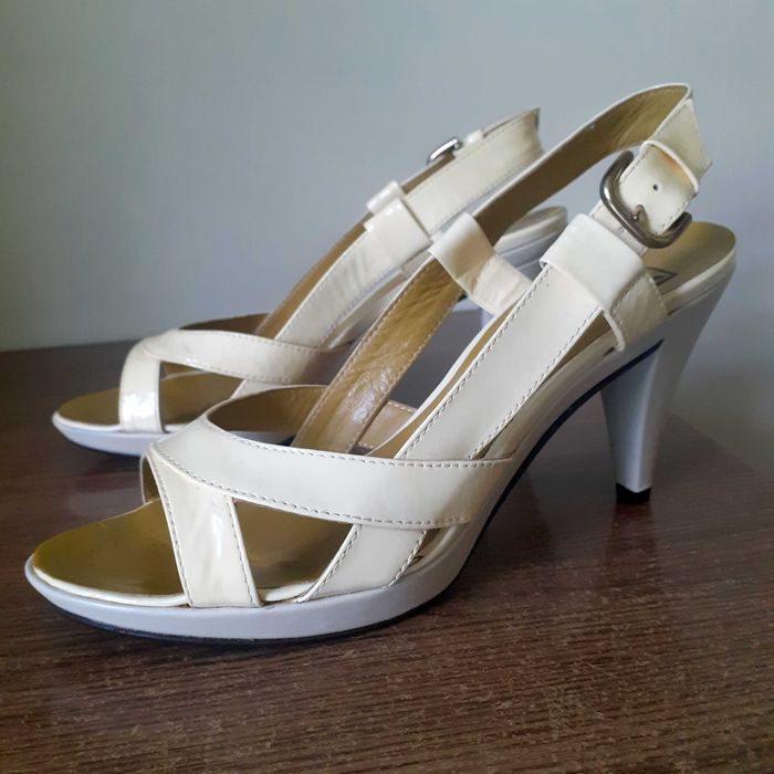 Босоніжки лаковані, розм. 38