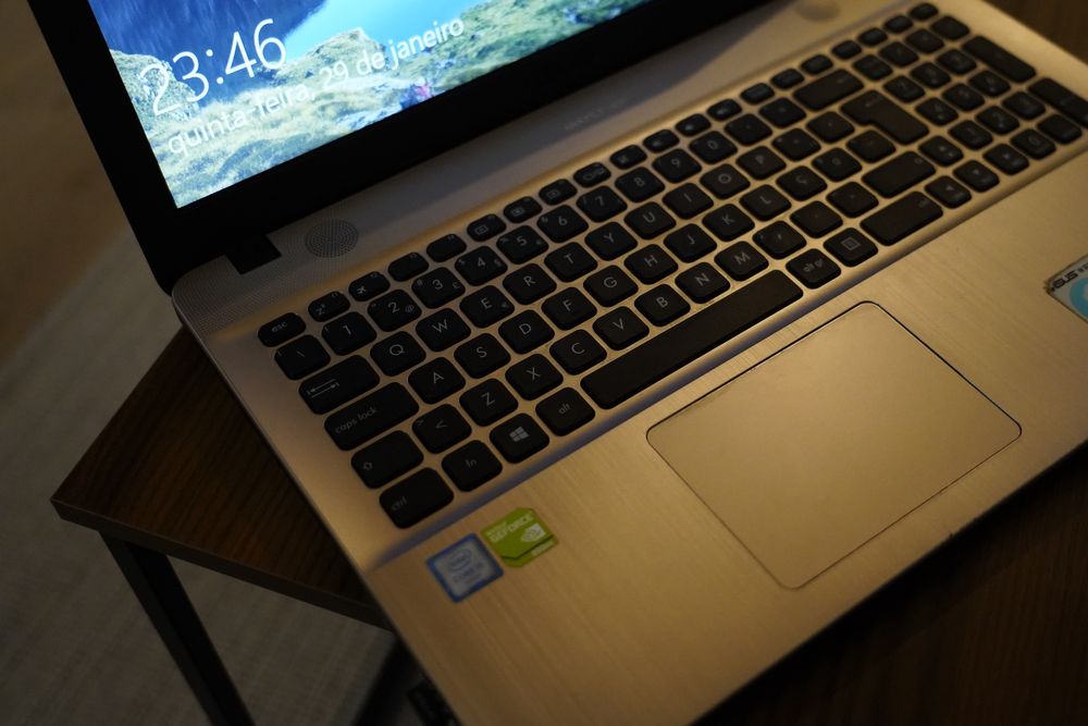 Computador portátil ASUS