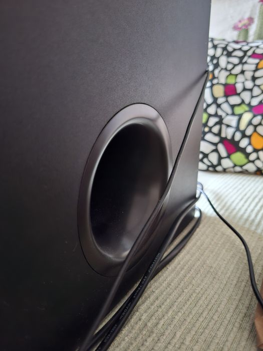 Subwoofer e sistema cinema em casa