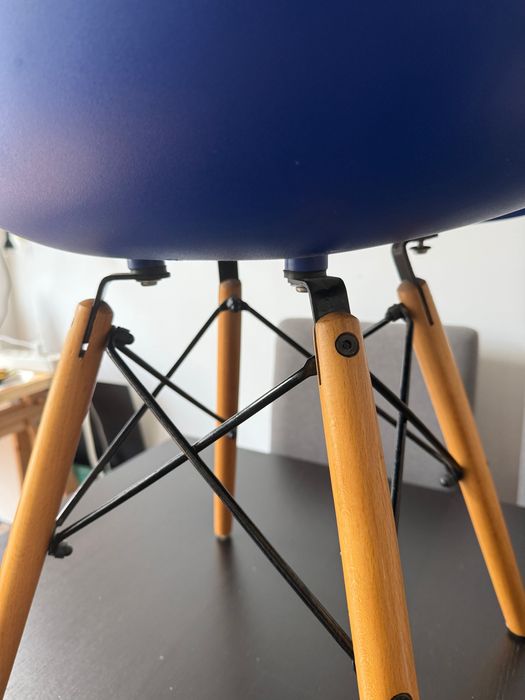 Vendo cadeira azul Sklum