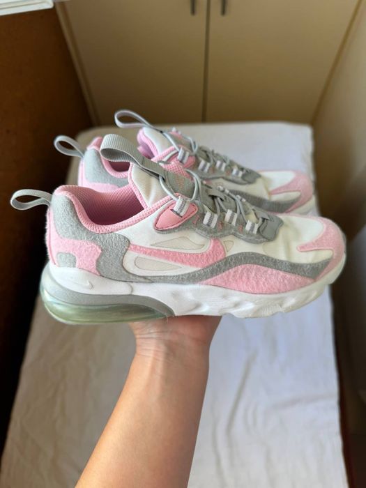 Заголовок: Оригінальні дитячі кросівки Nike Air Max 270 React, р. 19,5