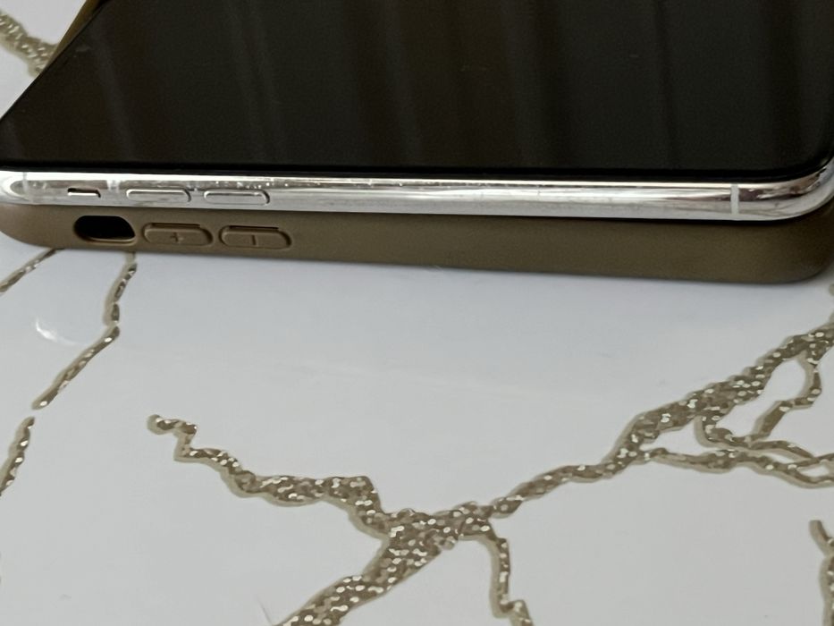 Продається IPhone 11Pro 64 ГБ б/в  .