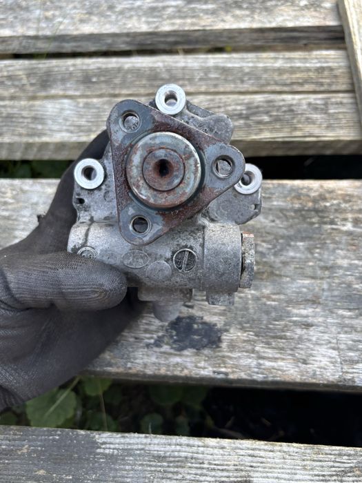 Pompa wspomogania LUK LF-30 E36E39 E46 E60 M54