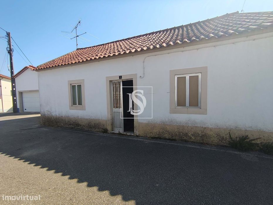 Moradia para Recuperar - Outeiro Grande, Torres Novas