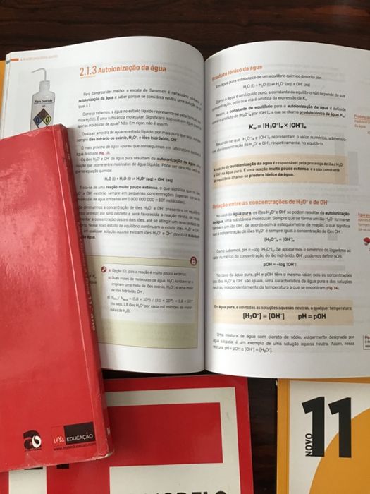 2 manuais de FÍSICA A, 11° Ano, novos