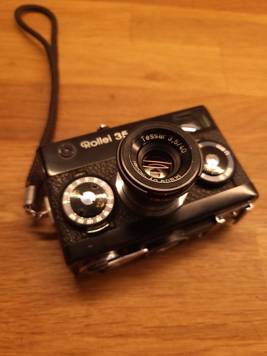 Aparat analogowy Rollei 35